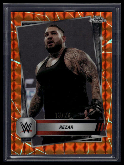 2025 Topps Chrome WWE #73 Rezar Orange Geometric Refractor #/25