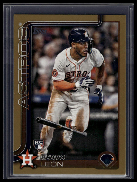 2025 Topps Series 1 #30 Pedro León Gold #/2025