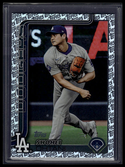 2025 Topps #400 Shohei Ohtani Topps Foil Pattern